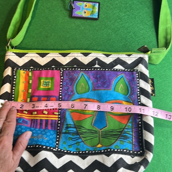 LAUREL BURCH GREEN BEADED ADJUSTABLE CANVAS STRAP CANVAS  CROSSBODY BAG - Picture 14 of 15